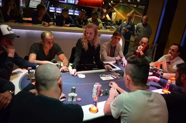 Finaletafel Rotterdam Main Event | 2015/03 - Rotterdam Poker Series - 1.000 eu Main Event 